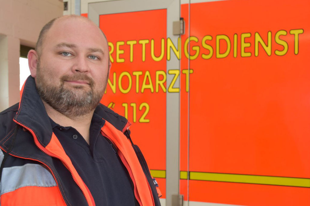 Für Notfallsanitäter Marco Hohenberg gehört ein Verkehrsunfall nahe Boksee mit 15 Verletzten zu seinen besonderen Einsätzen. (Foto: Hans-Jürgen Schekahn)