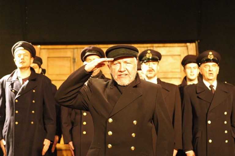Szene des Stücks 1918 von 2008 in der Kieler Wik.